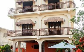 Windjammer International Cuisine & Comfort Inn