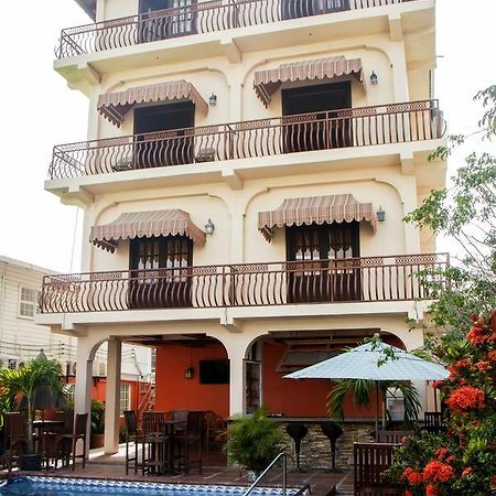 Windjammer International Cuisine & Comfort Inn Georgetown Exterior photo