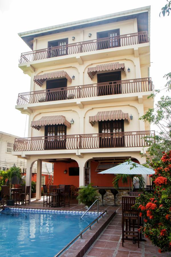 Windjammer International Cuisine & Comfort Inn Georgetown Exterior photo