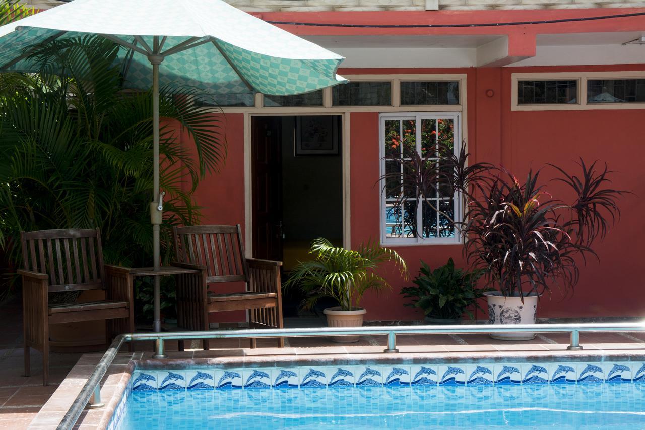 Windjammer International Cuisine & Comfort Inn Georgetown Exterior photo