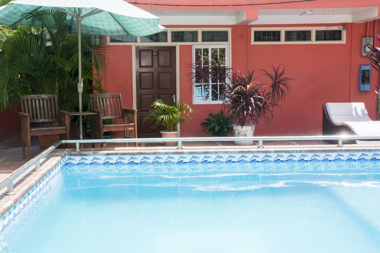 Windjammer International Cuisine & Comfort Inn Georgetown Exterior photo
