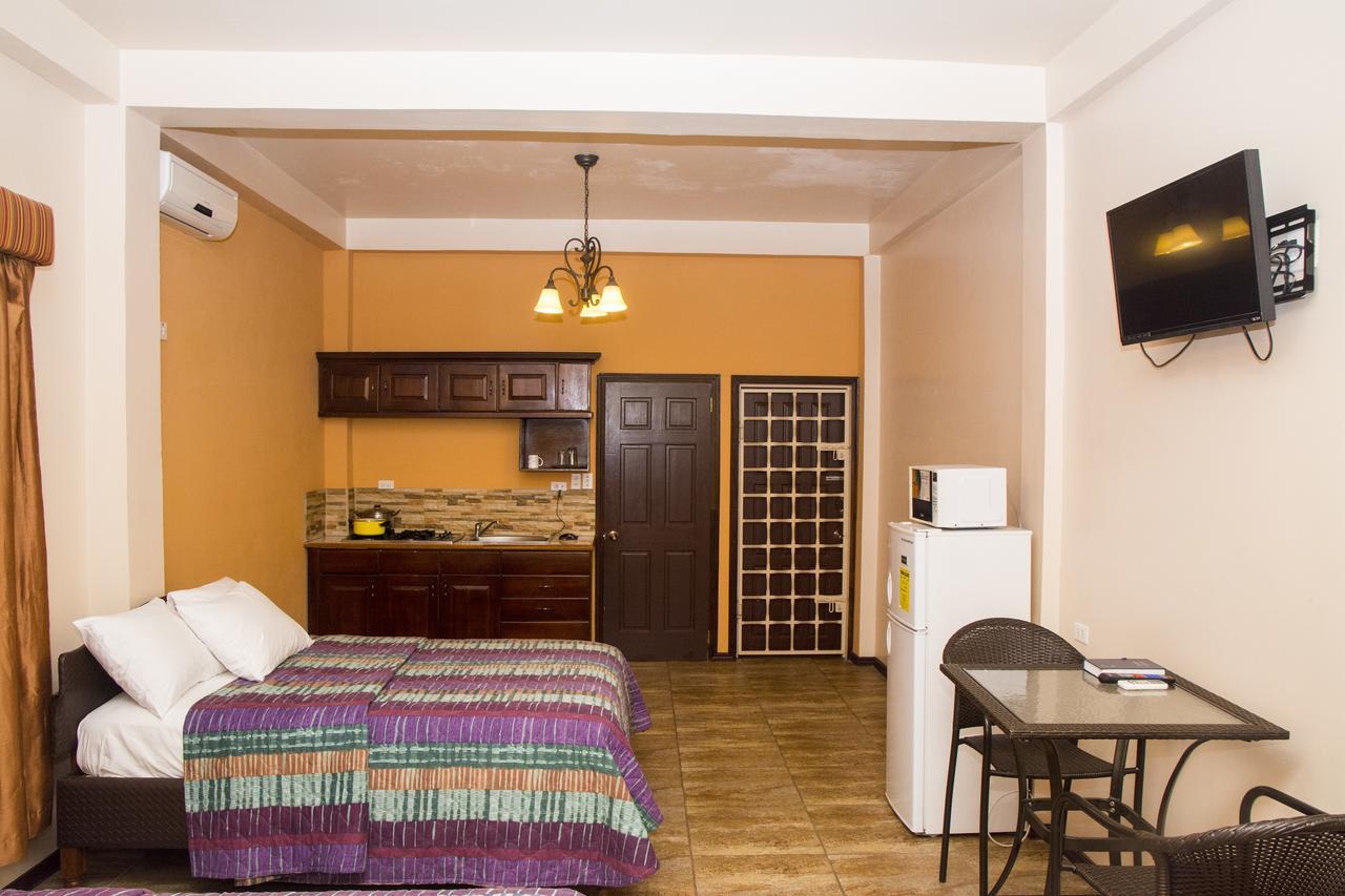 Windjammer International Cuisine & Comfort Inn Georgetown Exterior photo