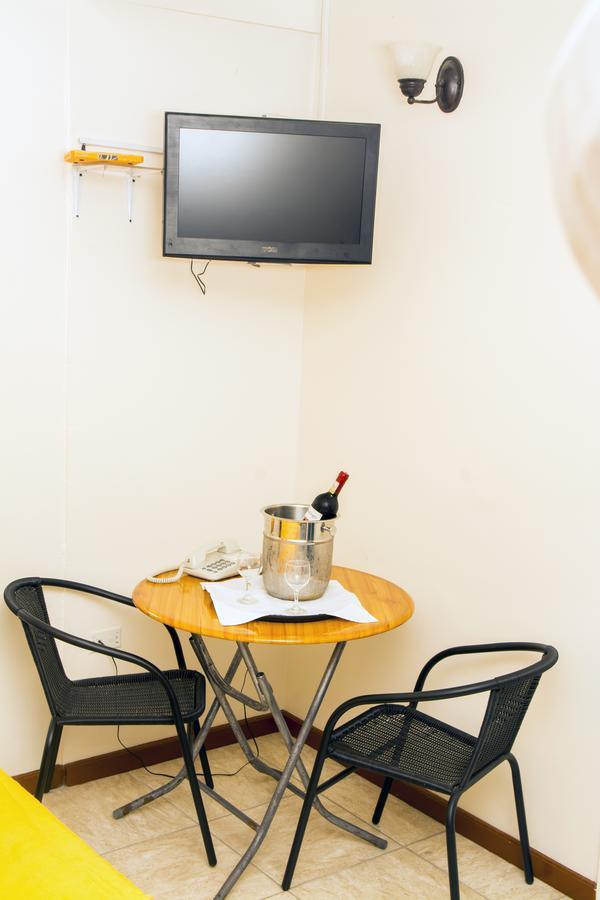 Windjammer International Cuisine & Comfort Inn Georgetown Room photo